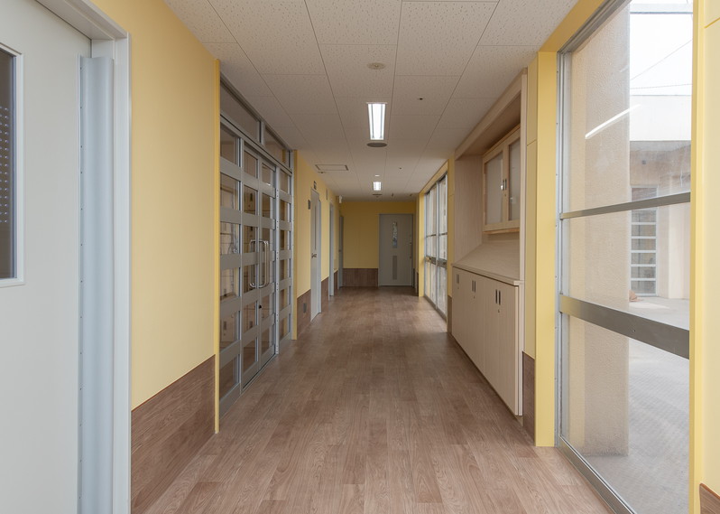 重度棟 1 寮内部 廊下