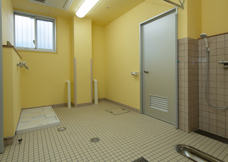 重度棟 1 寮内部 汚物室